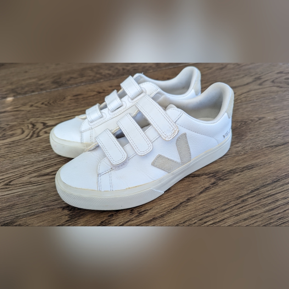 Veja Recife Women's 7.5